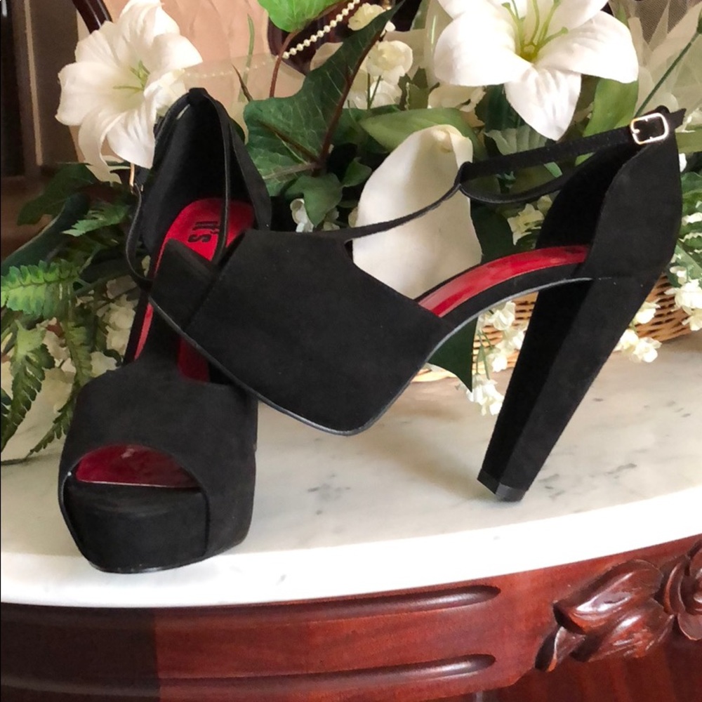 Black Chunky Heels